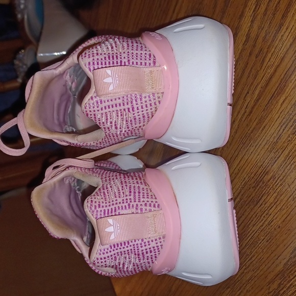 Adidas swift run, pink, girls size 4.5, women's size 6 - Picture 4 of 7